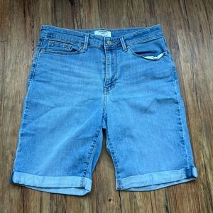 Denizen from Levi’s Bermuda Shorts Size 8-W29